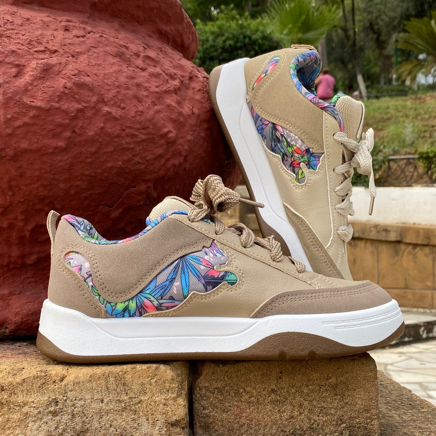 NEW PUMA WOMEN SNEAKERS